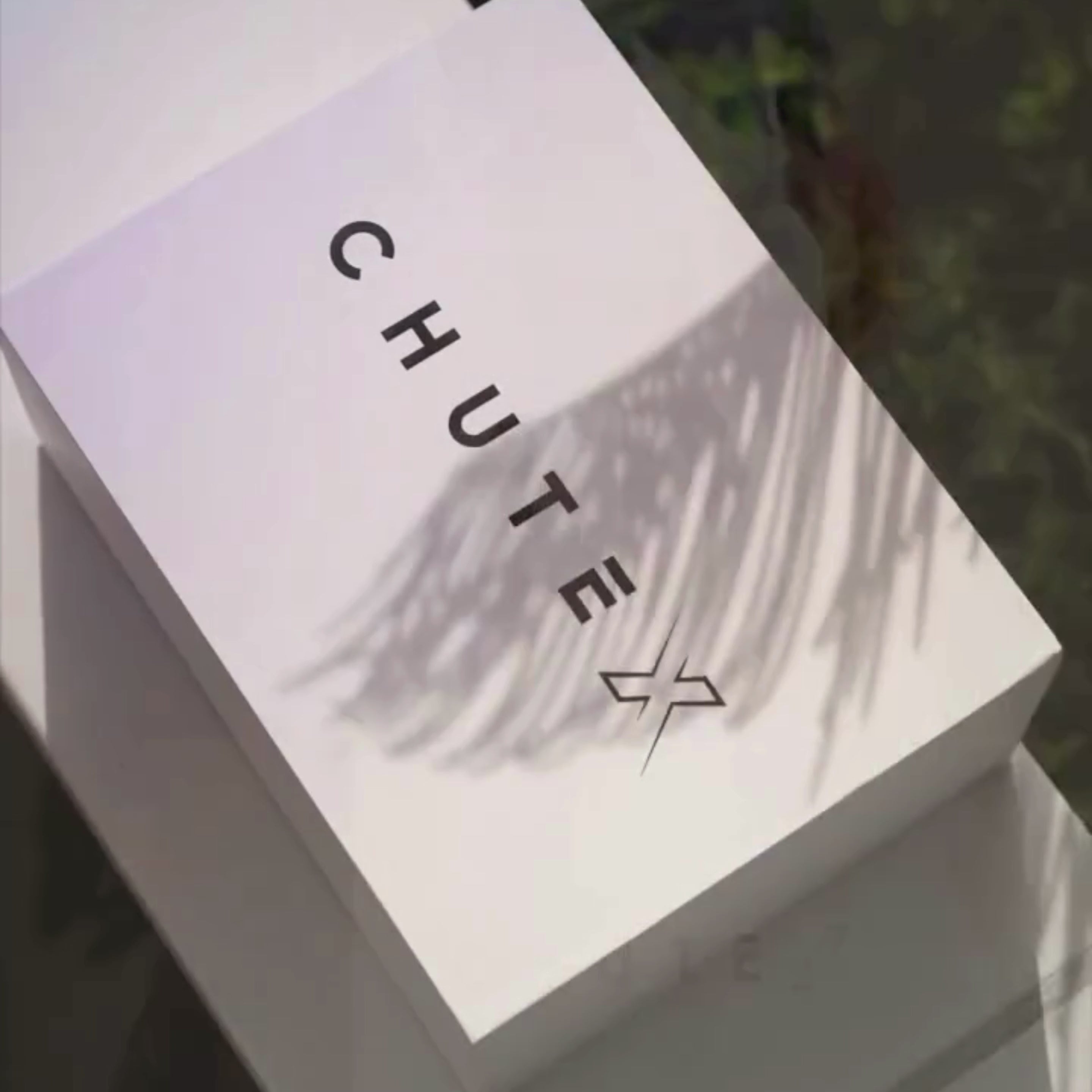 Video thumbnail showing Chutex product packaging and French airbag vest presentation